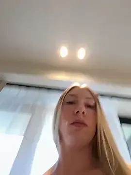 babyaylin – webcam model profile photo Image 16