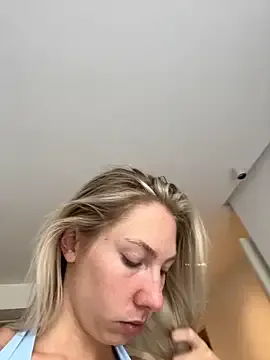 babyaylin – webcam model profile photo Image 5