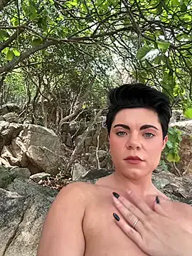 amairi_ – webcam model profile photo Image 3