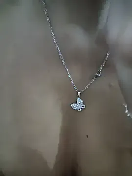 Bllowjoyy – webcam model profile photo Image 2