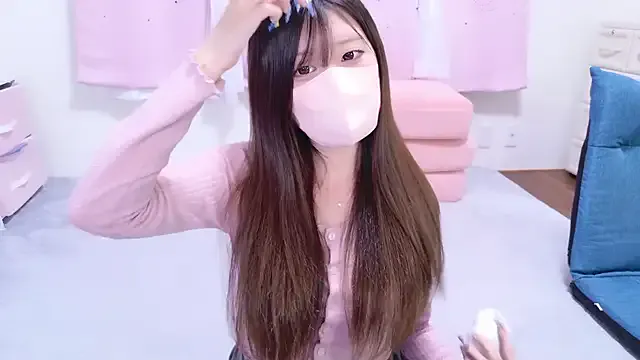 emyii – webcam model profile photo Image 16