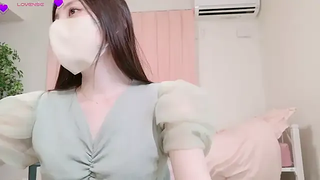 Runarunapi – webcam model profile photo Image 4