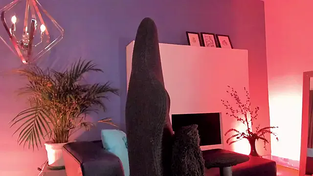 Runarunapi – webcam model profile photo Image 7