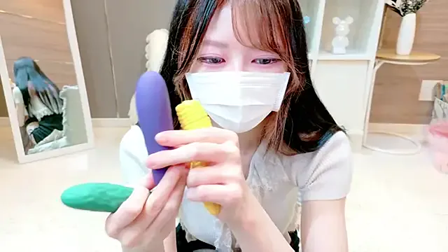 Yaya--728 – webcam model profile photo Image 10