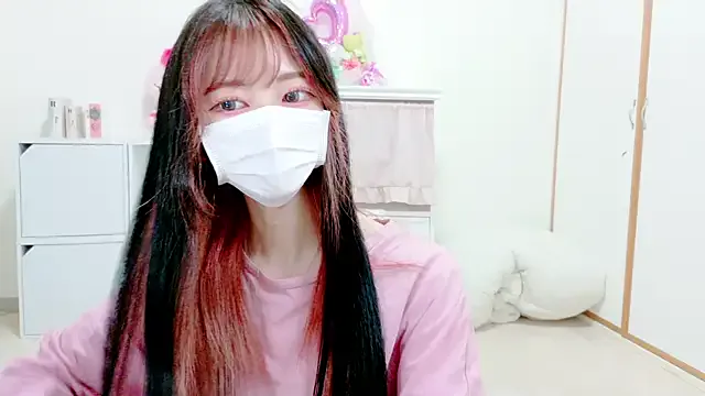 Yaya--728 – webcam model profile photo Image 3