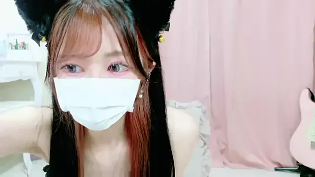 Yaya--728 – webcam model profile photo Image 8