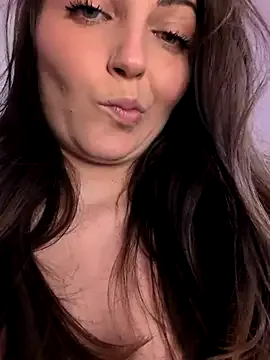 Samira-Summer – webcam model profile photo Image 6