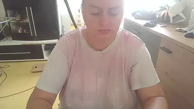 PumaShyXD – webcam model profile photo Image 2