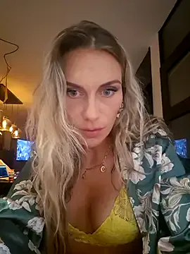 _meganmeow_ – webcam model profile photo Image 3