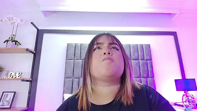 Emma96_hot – webcam model profile photo Image 4