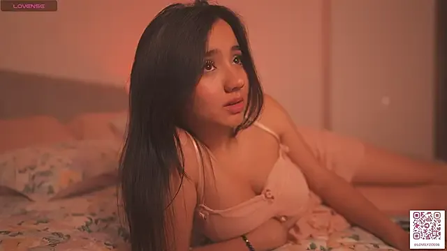 Yui-Ch – webcam model profile photo Image 11