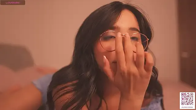 Yui-Ch – webcam model profile photo Image 12