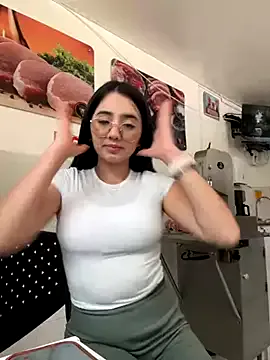 Yui-Ch – webcam model profile photo Image 5