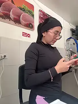 Yui-Ch – webcam model profile photo Image 6