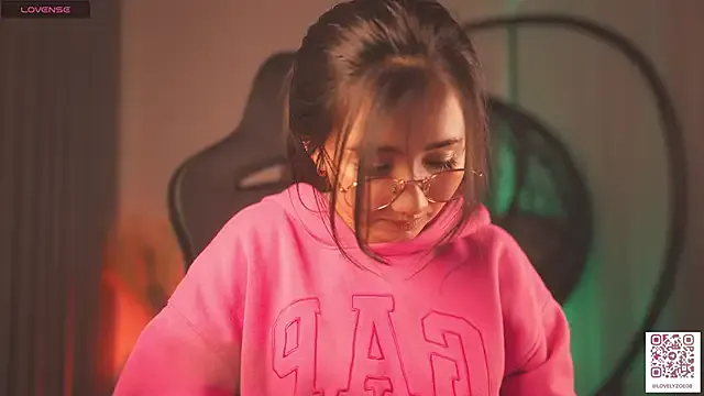 Yui-Ch – webcam model profile photo Image 8