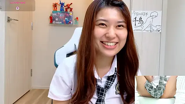 AYW-21 – webcam model profile photo Image 15