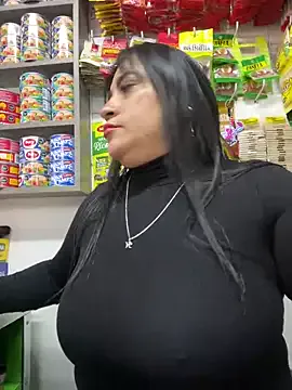 Ninabigtitied – webcam model profile photo Image 10