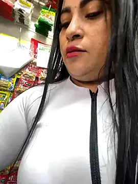 Ninabigtitied – webcam model profile photo Image 15