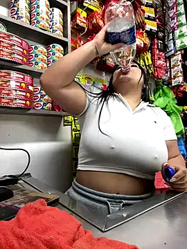 Ninabigtitied – webcam model profile photo Image 8