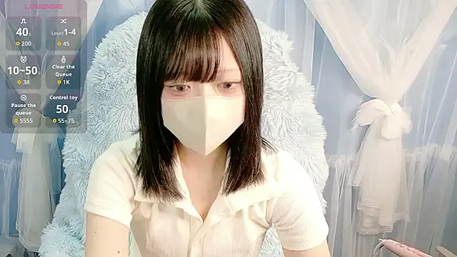 MilaBee – webcam model profile photo Image 4