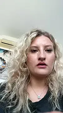 amilia4u – webcam model profile photo Image 17