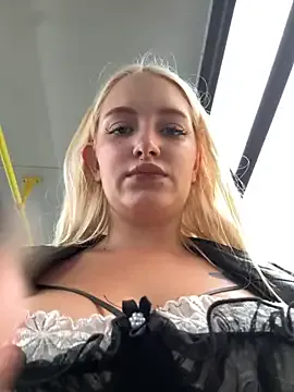 bunnyblondy – webcam model profile photo Image 17