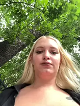 bunnyblondy – webcam model profile photo Image 7