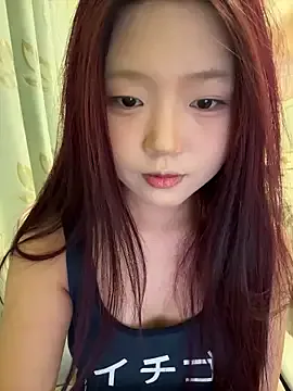 R-bonbon – webcam model profile photo Image 18