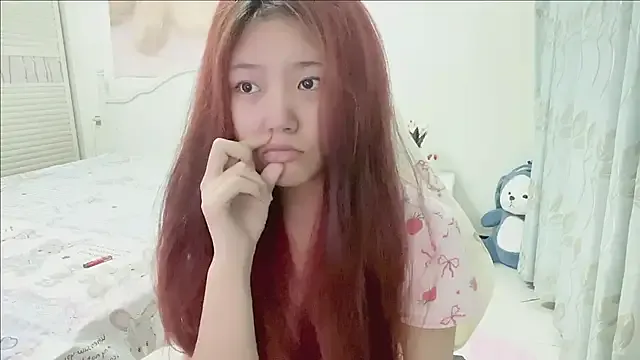 R-bonbon – webcam model profile photo Image 2