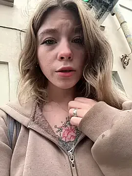 Cute-Simmi69 – webcam model profile photo Image 2