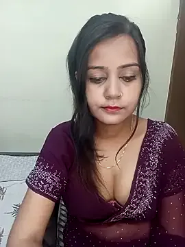 LT-333 – webcam model profile photo Image 11