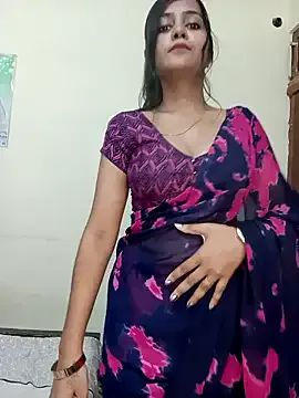 LT-333 – webcam model profile photo Image 15