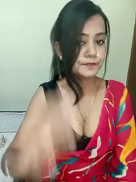 LT-333 – webcam model profile photo Image 7