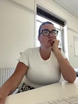 PumaShyXD – webcam model profile photo Image 13