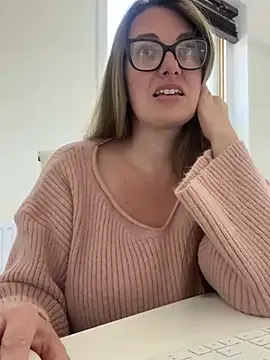 PumaShyXD – webcam model profile photo Image 5