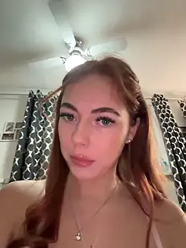 caylin – webcam model profile photo Image 16