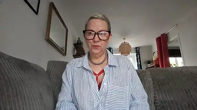 bunnyblondy – webcam model profile photo Image 2