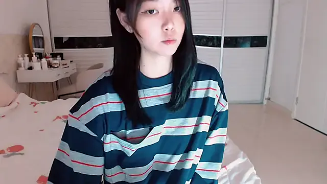 Yaya--728 – webcam model profile photo Image 16