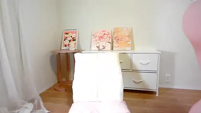 MOMO_ROSE – webcam model profile photo