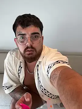 Yui-Ch – webcam model profile photo Image 9