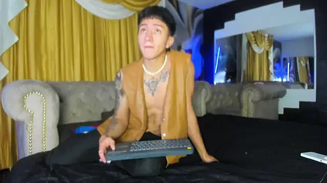 winter11 – webcam model profile photo Image 4