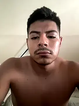 Runarunapi – webcam model profile photo Image 6