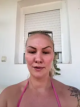 Petite_minette30 – webcam model profile photo Image 5