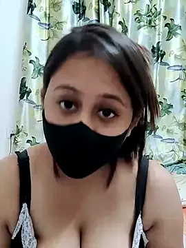 emyii – webcam model profile photo Image 14