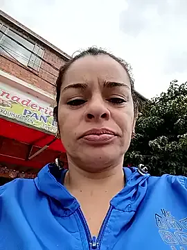 mia_hank – webcam model profile photo Image 3