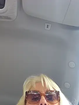 pinkypuppa – webcam model profile photo Image 3