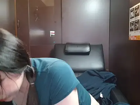 R-bonbon – webcam model profile photo Image 13