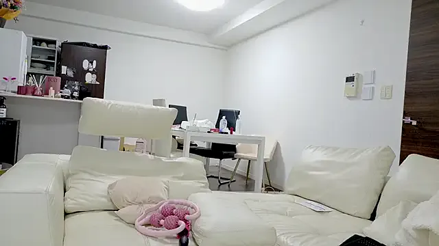 Yui-Ch – webcam model profile photo Image 6