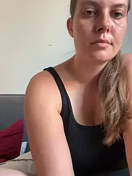 winter11 – webcam model profile photo Image 4