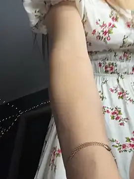 xDinnax – webcam model profile photo Image 19